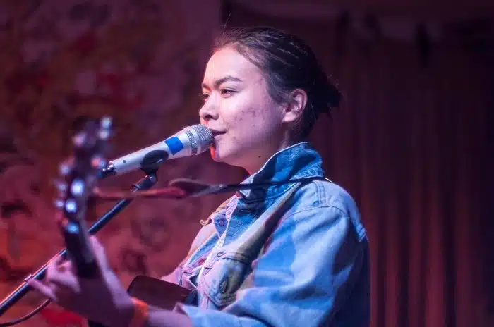 Mitski fgdgh