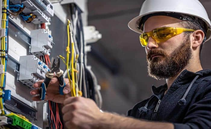 common electricals problems in commercial buildings scaled 1