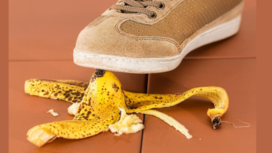 Foot slipping on a banana peel, illustrating evidence in California slip and fall claims.