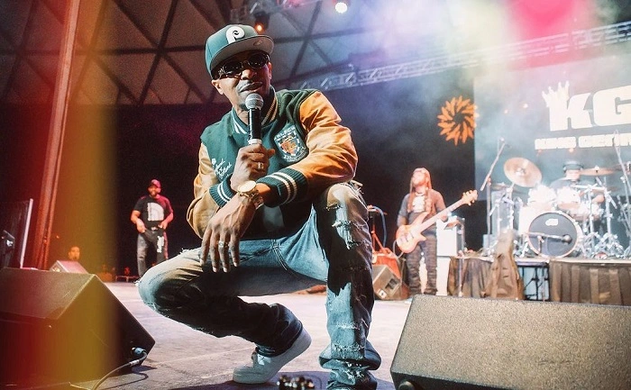 King George Singer 2