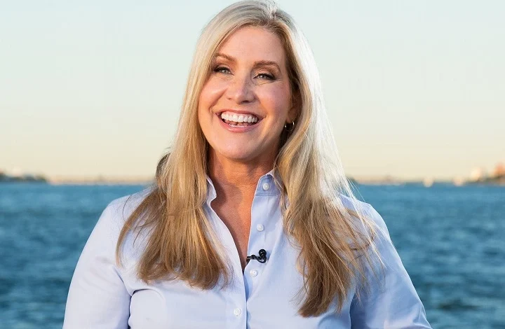 kim adams wdiv salary