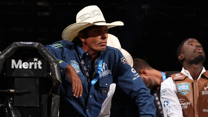 J. B. Mauney Lifestyle and Financial Discipline
